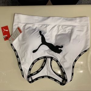 NWT/ PUMA workout seamless bra size M